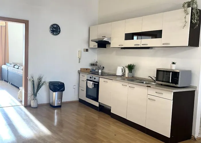 Olivia - Old Town, Ac براتسيلافا